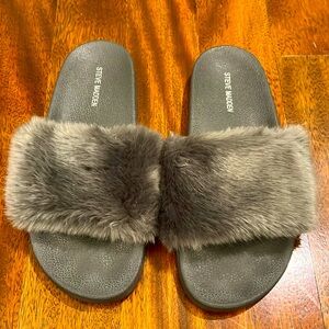 Steve Madden slides with fur